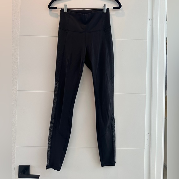 Lululemon Black High-Waisted Leggings with Mesh Side Panels Athleisure Sporty 6 - Picture 15 of 15